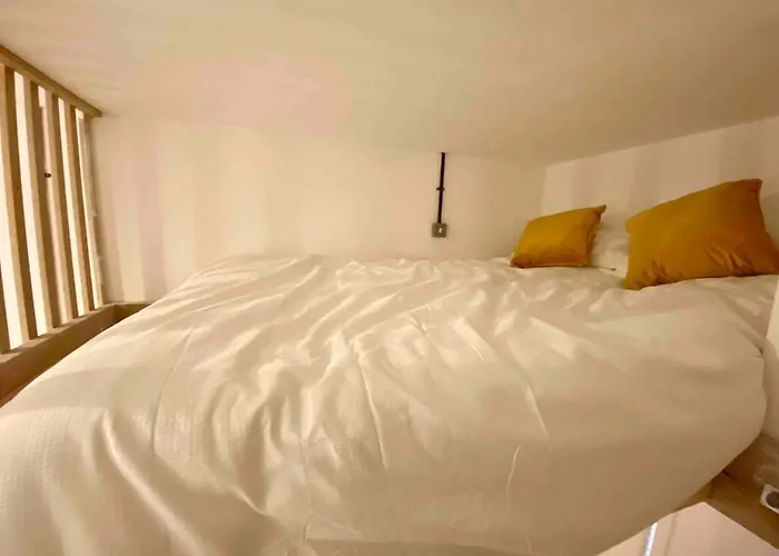 Flat 8, 10 St Johns