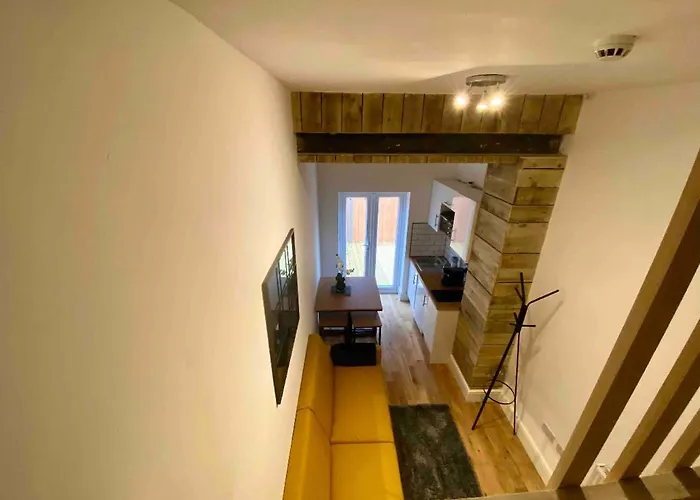 Flat 8, 10 St Johns