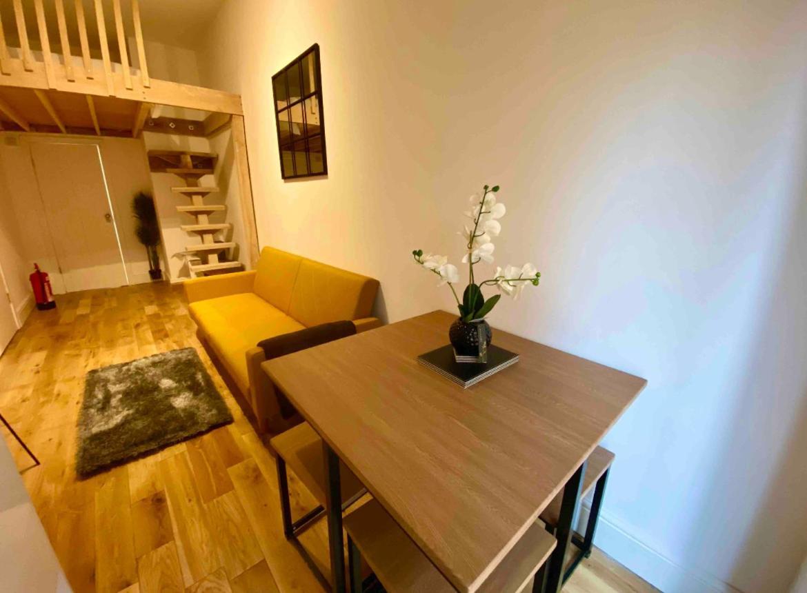 Flat 8, 10 St Johns *